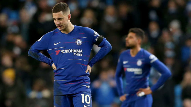 Hazard se lamenta en un partido del Chelsea de la presente temporada.