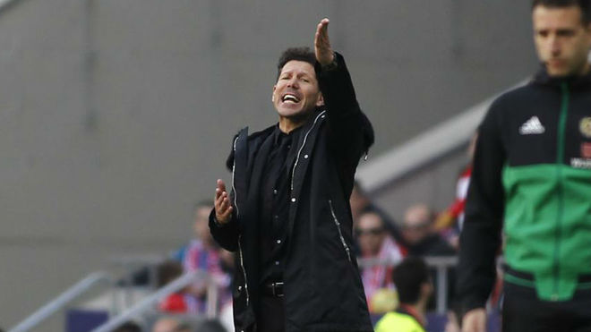 Diego Simeone giving out instructions to his players against...