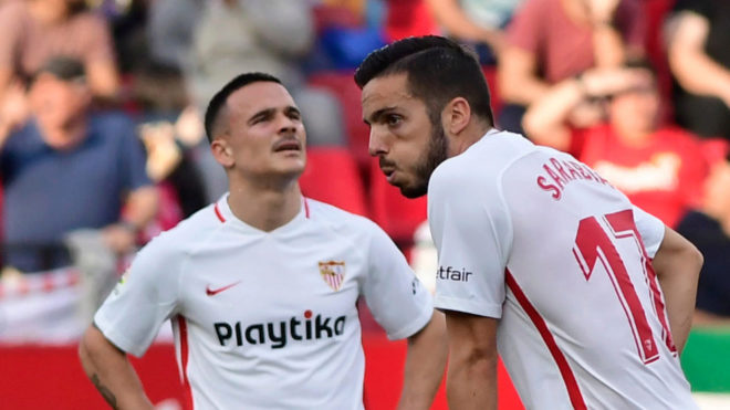 Roque Mesa and Sarabia show their disappointment against Barcelona