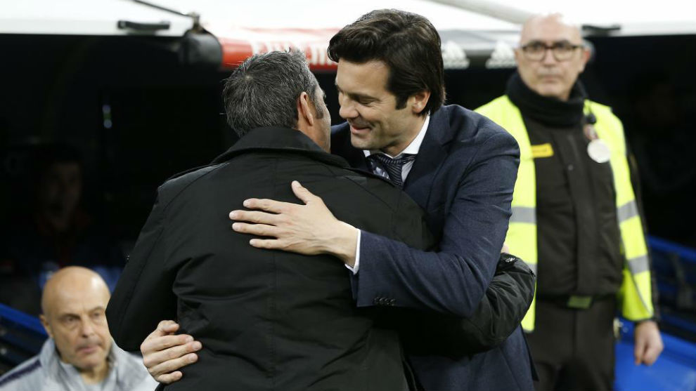 Solari y Valverde se saludan antes del Clsico del pasado mircoles...