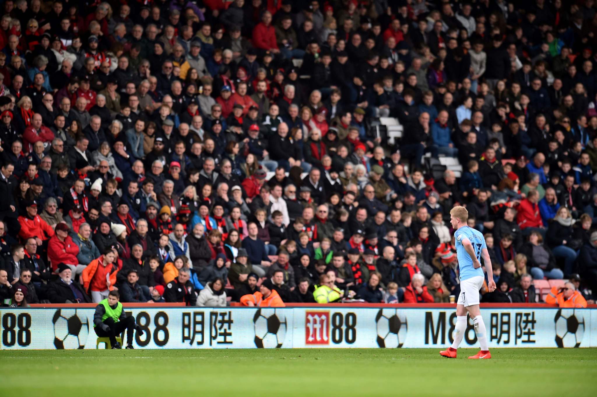Manchester Citys Belgian midfielder Kevin De <HIT>Bruyne</HIT> leaves the pitch after being substituted off during the English Premier League football match between Bournemouth and Manchester City at the Vitality Stadium in Bournemouth, southern England on March 2, 2019. (Photo by Glyn KIRK / AFP) / RESTRICTED TO EDITORIAL USE. No use with unauthorized audio, video, data, fixture lists, club/league logos or live services. Online in-match use limited to 120 images. An additional 40 images may be used in extra time. No video emulation. Social media in-match use limited to 120 images. An additional 40 images may be used in extra time. No use in betting publications, games or single club/league/player publications. /