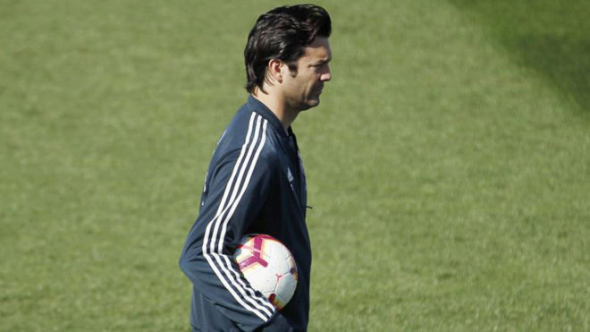 Santiago Solari, en el entrenamiento matutino del Real Madrid.