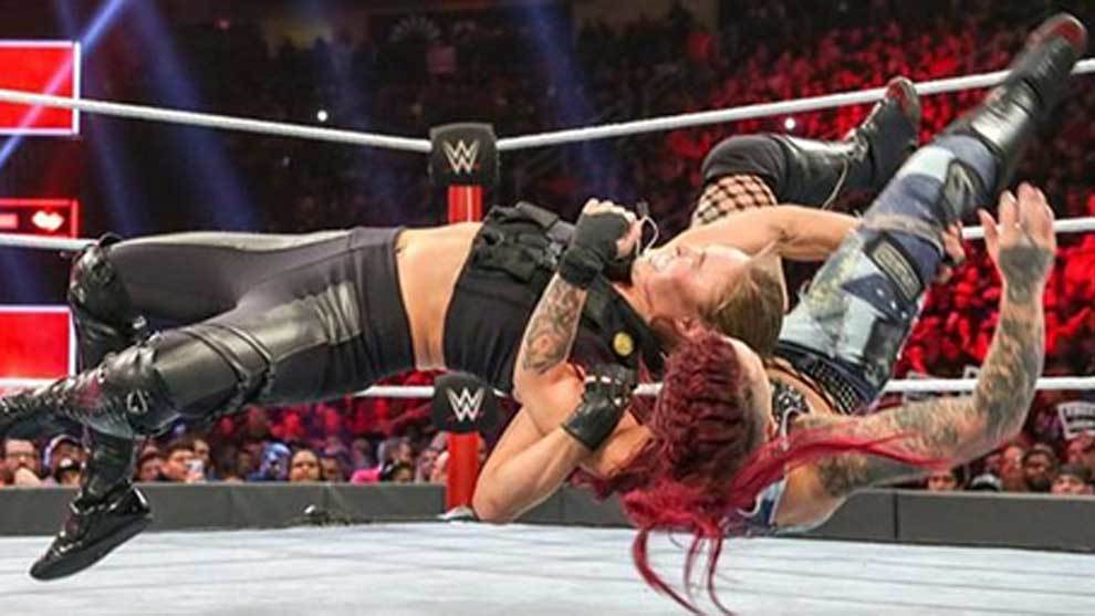 Ronda Rousey luchando en la WWE