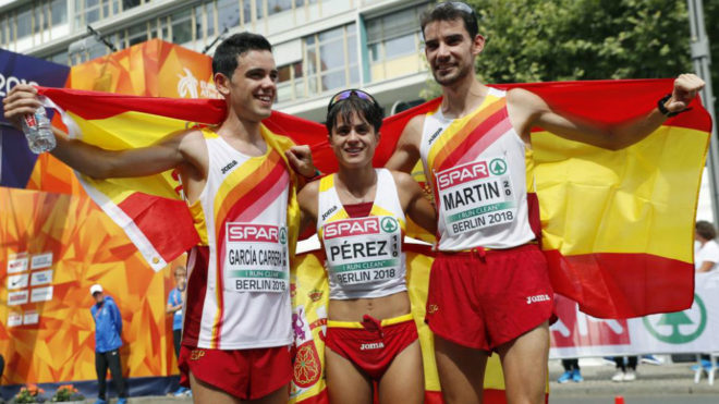 De izquierda a derecha, Diego Garca Carrera, Mara Prez y lvaro...