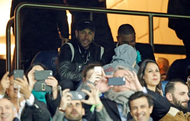 Neymar in a box at the Parc des Princes during PSG&apos;s clash with...