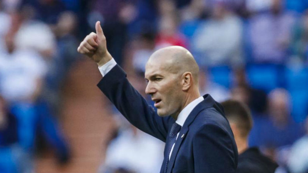 Zidane levanta el pulgar, el pasado sbado, en el Bernabu