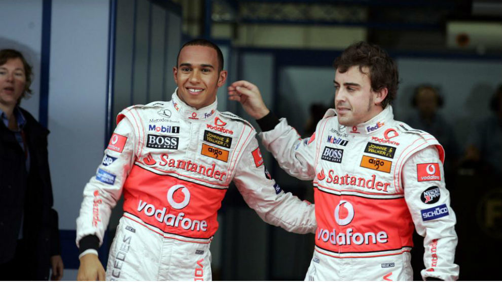 Hamilton, con Alonso en 2007.