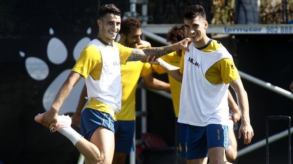 Mario Hermoso and Marc Roca in a training session for Espanyol.