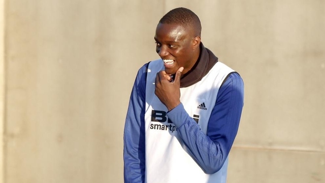 Diakhaby, durante un entrenamiento con el Valencia.