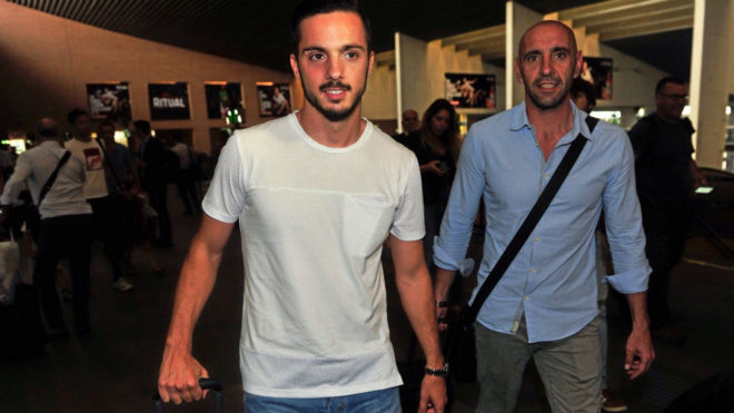 Sarabia and Monchi upon the midfielder&apos;s arrival in Seville in 2016.