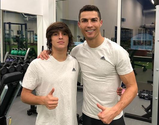 Pablo Moreno posa junto a Cristiano Ronaldo.