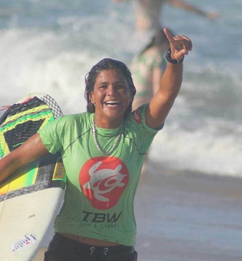 Luzimara Souza, campena de surf brasilea que ha muerto alcanzada por un rayo