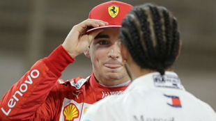 Leclerc y Hamilton charlan tras la calificacin de Bahrin.