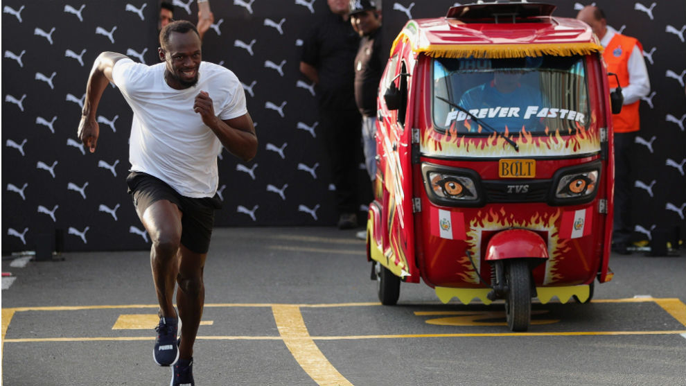 Usain Bolt inicia su carrera contra el monotaxi