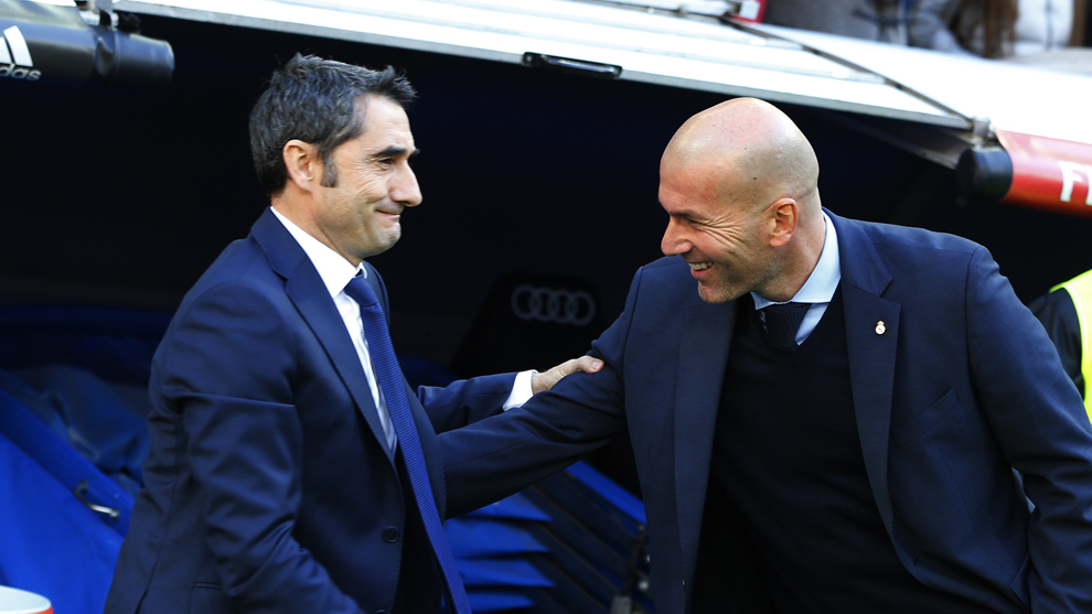 Zidane and Valverde greet each other before Real Madrid-Barcelona last...