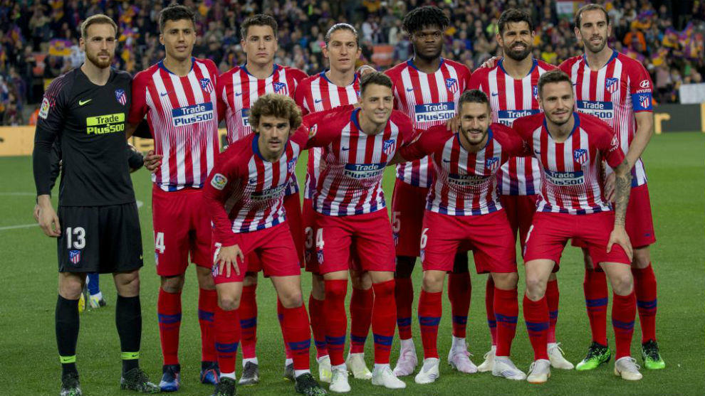 Atletico Madrid&apos;s starting line-up at the Camp Nou.