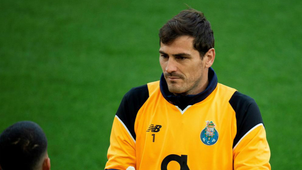 Iker Casillas durante un entrenamiento previo al Liverpool - Oporto