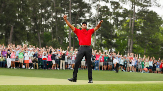 Tiger Woods celebra su victoria en el Masters de Augusta 2019.