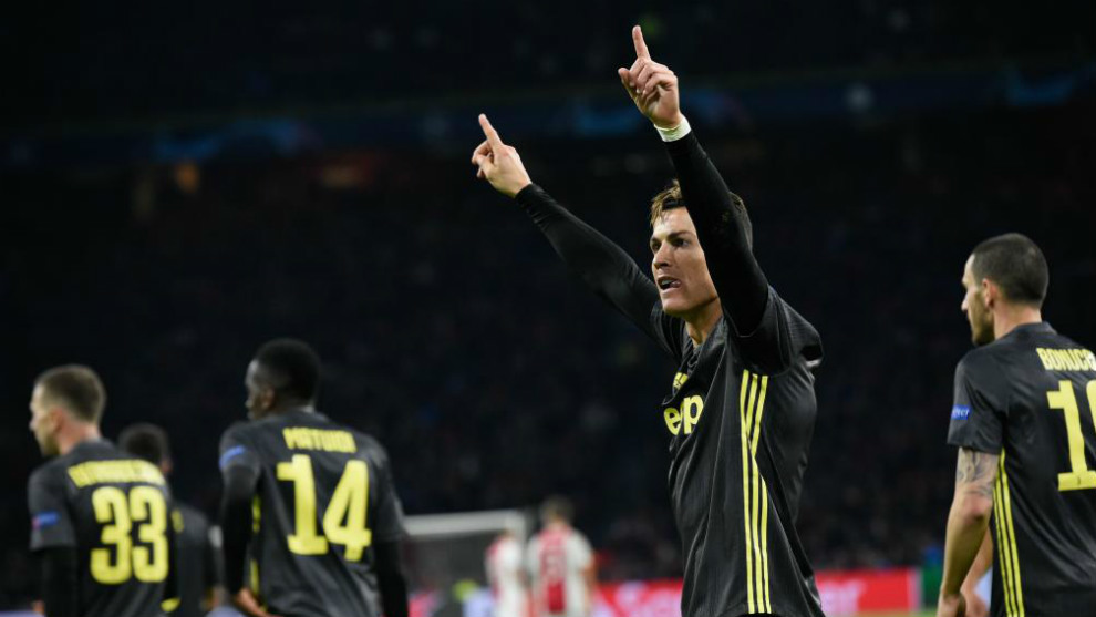 Cristiano Ronaldo celebra su gol en el Ajax - Juventus