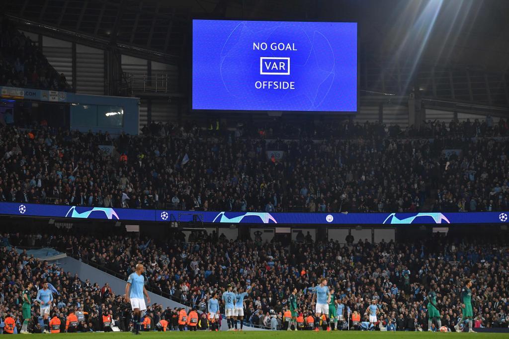 Champions League: Var decision on the big screen | MARCA English