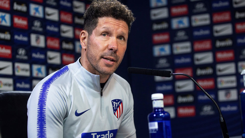 Simeone during the press conference.