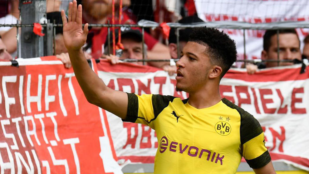 Sancho celebra un gol con el Dortmund