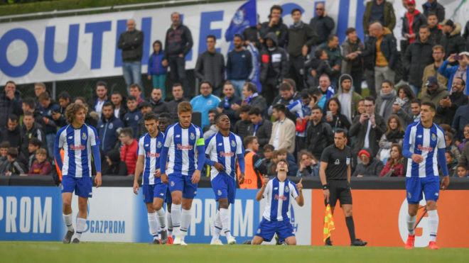 El Oporto celebra uno de sus goles en la final.