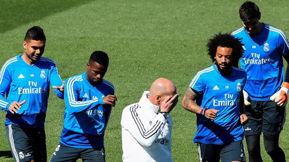 Zidane, en un entrenamiento del Real Madrid en Valdebebas