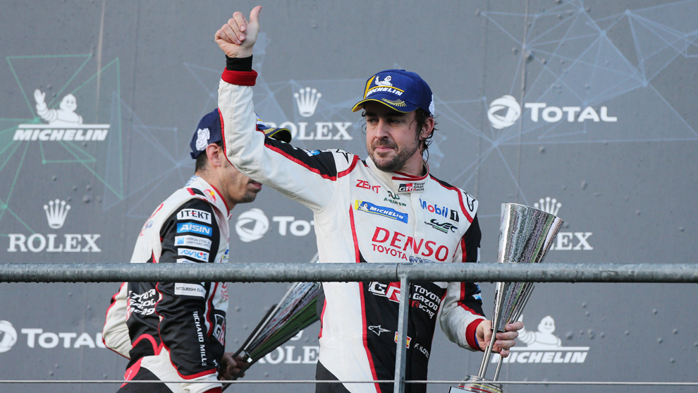 Fernando Alonso, en el podio de Spa.