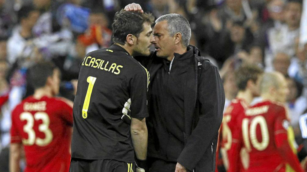 Casillas y Mourinho, durante un partido de Champions.