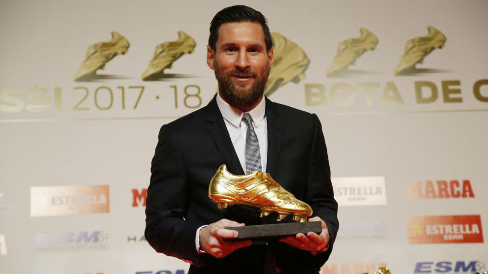 Messi posa con la Bota de Oro.