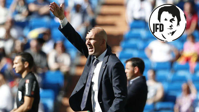 Zinedine Zidane, durante el partido ante el Villarreal.
