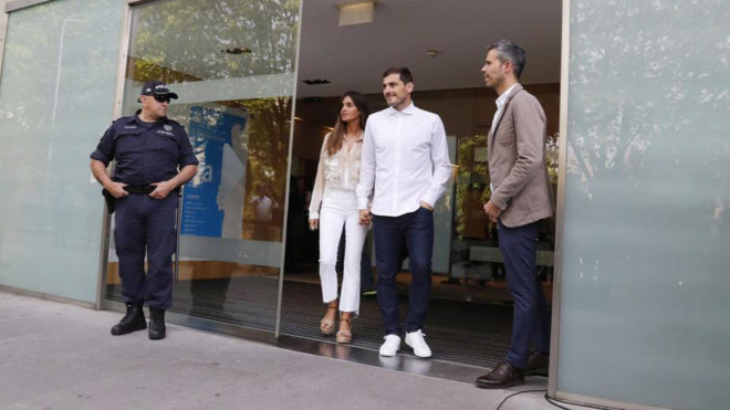Iker Casillas outside hospital CUF Porto.