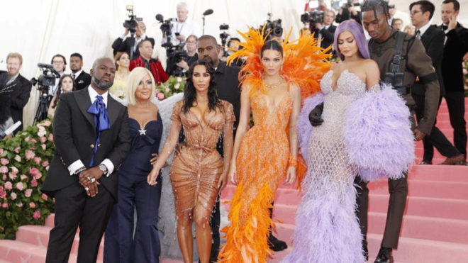 Las hermanas Kardashian tambin estuvieron presentes en la gala del...