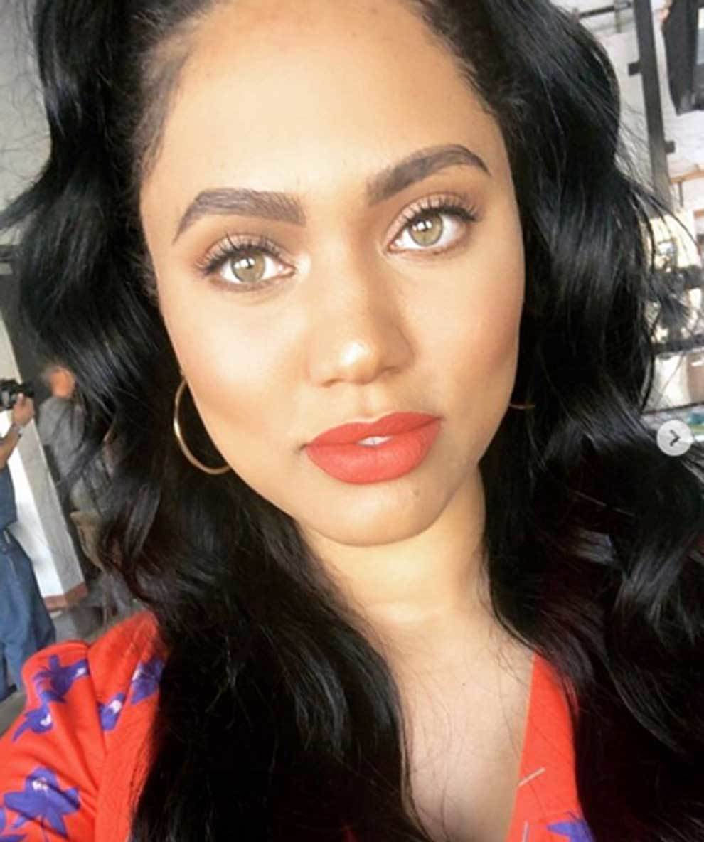 Ayesha Curry, the wife of Stephen Curry, confessed to Jada Pinkett. 