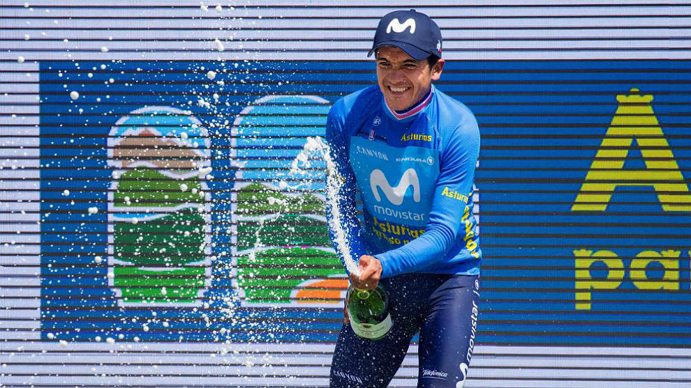 Richard Carapaz, el domingo pasado celebrando su triunfo en la Vuelta...