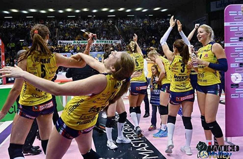 See Pics: Italian womens volleyball team goes naked after 