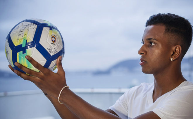 Rodrygo during the MARCA interview at his home in Santos.