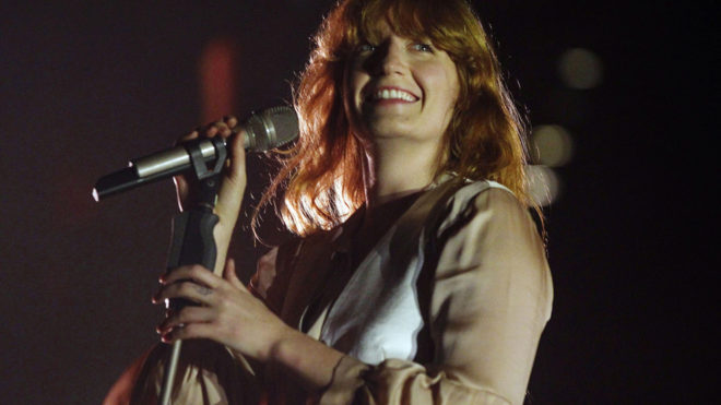 Florence Welch durante un concierto con Florence + The Machine