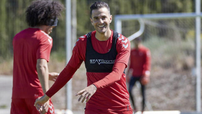 Juan Villar en un entrenamiento de Osasuna.