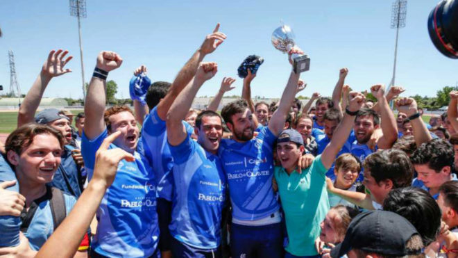 Los jugadores del Ciencias Fundacin Cajasol celebran su ascenso.