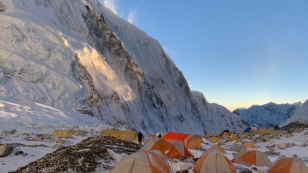 El alpinista se recupera en el campo base del Everest