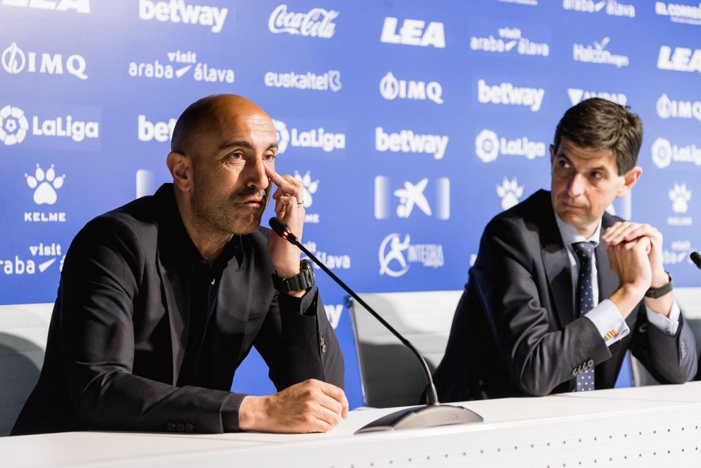 Abelardo in his farewell press conference.