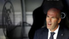 Zidane, en el banquillo ante el Betis.