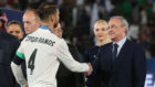 Sergio Ramos y Florentino Prez se dan la mano tras la final del...