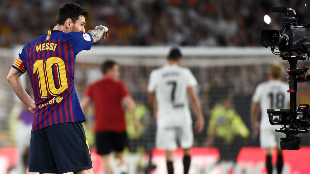 Messi, al final del partido del Benito Villamarn.