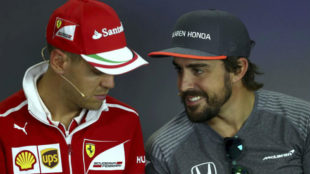 Alonso y Vettel, durante el Gran Premio de Hungra de 2017.