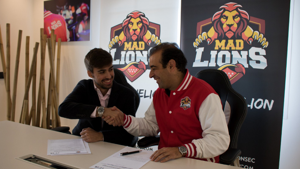 Alejo Garca (derecha) junto a Sergio Yez, cofundador de MAD Lions E.C.
