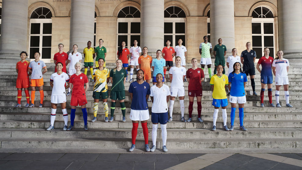 Representantes de las selecciones participantes en la Copa Mundial...