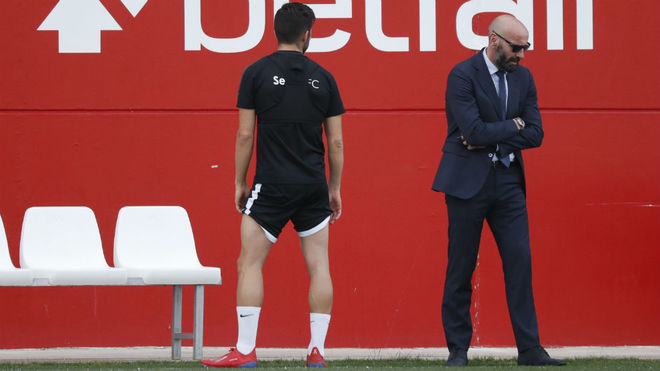 Monchi and Sarabia at Sevilla&apos;s Ciudad Deportiva.